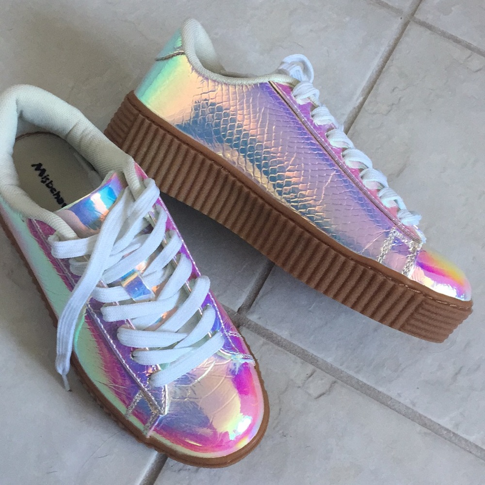 Size 7 Dolls Kill holographic shoes.